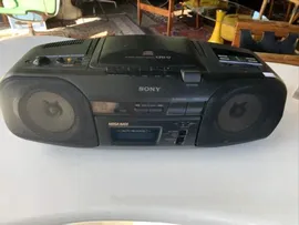 SONY Portable Radio CD Cassette-Corder CFD-17 Mega Bass Player. Tested Works