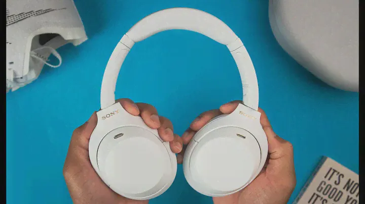 Sony WH-1000XM4 Unboxing and First Impressions (Silent White)