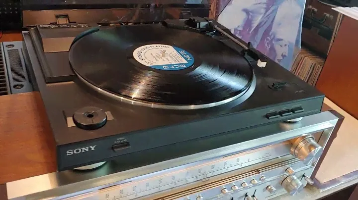 SONY Turntable PS-LX250H Fully Automatic. Phono or Aux option. Built in Preamp. Sept. 2002 model.